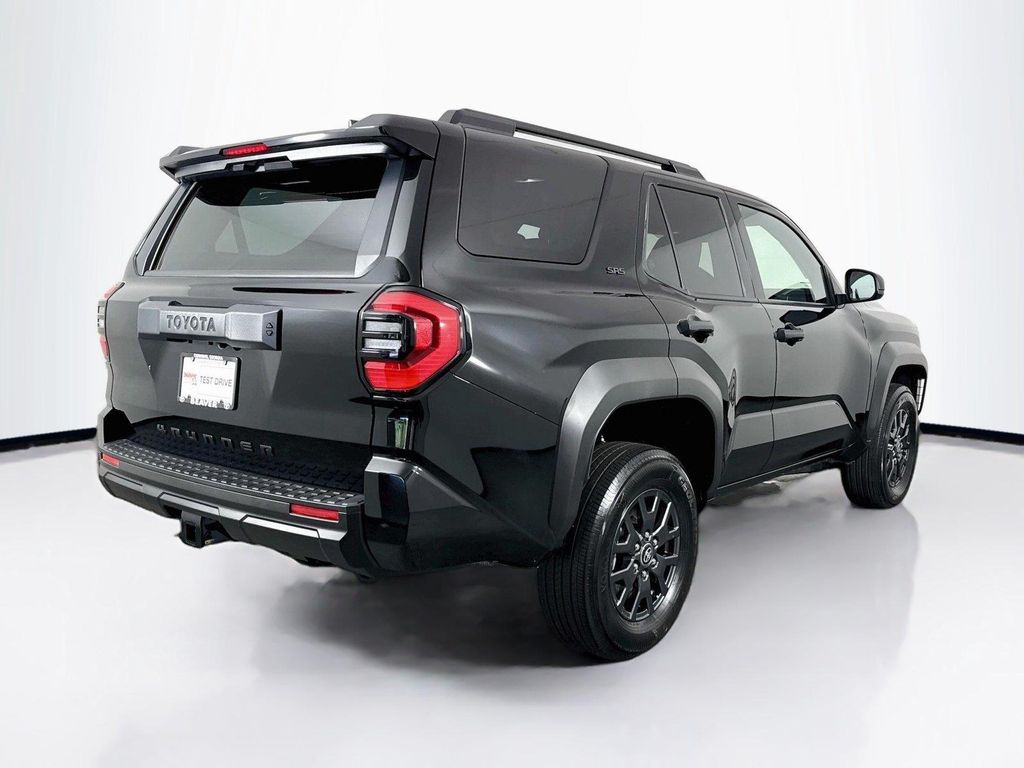 صورة 2 لـ 2025 Toyota 4RUNNER SR5