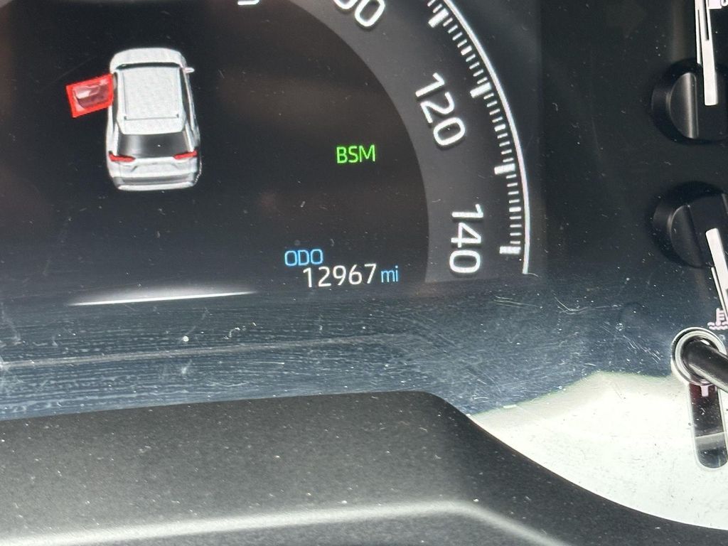 صورة مصغرة 13 لـ 2025 Toyota RAV4 XLE PREMIUM