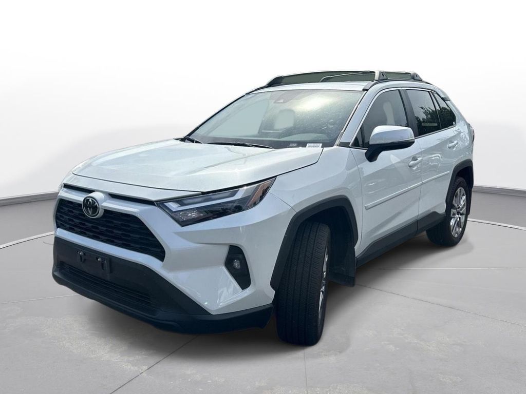 صورة 2 لـ 2025 Toyota RAV4 XLE PREMIUM