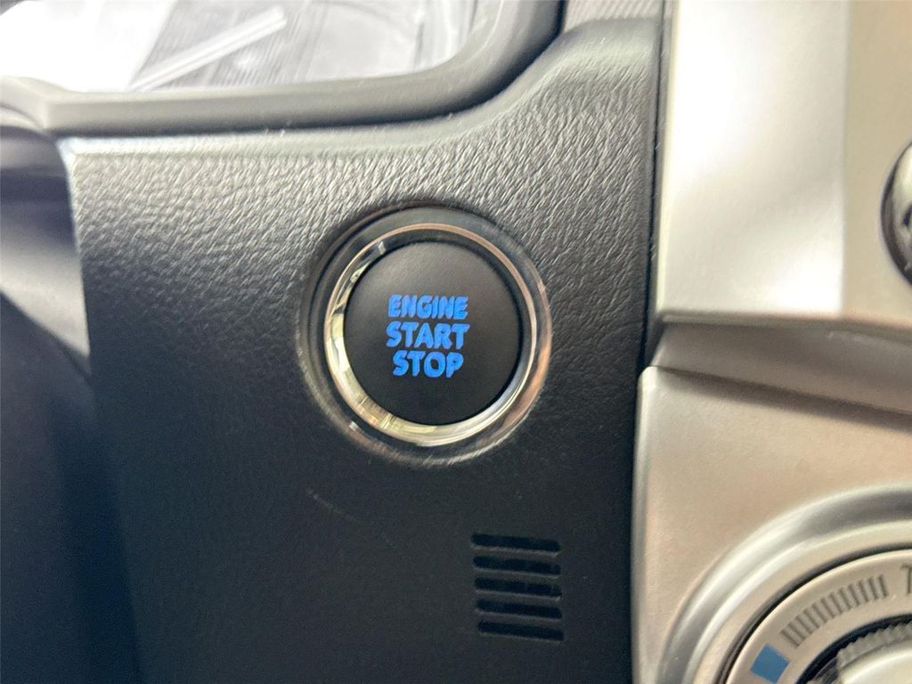 2023 Toyota 4RUNNER LIMITED — миниатюра 22