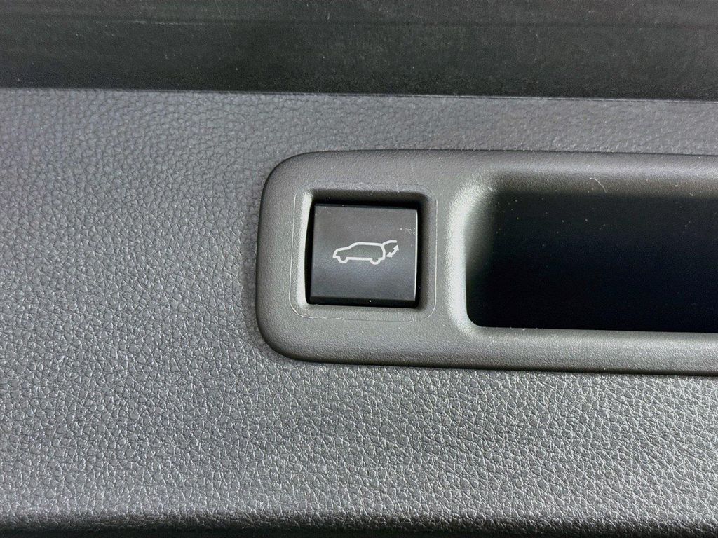 2026 Toyota HIGHLANDER XLE — миниатюра 39