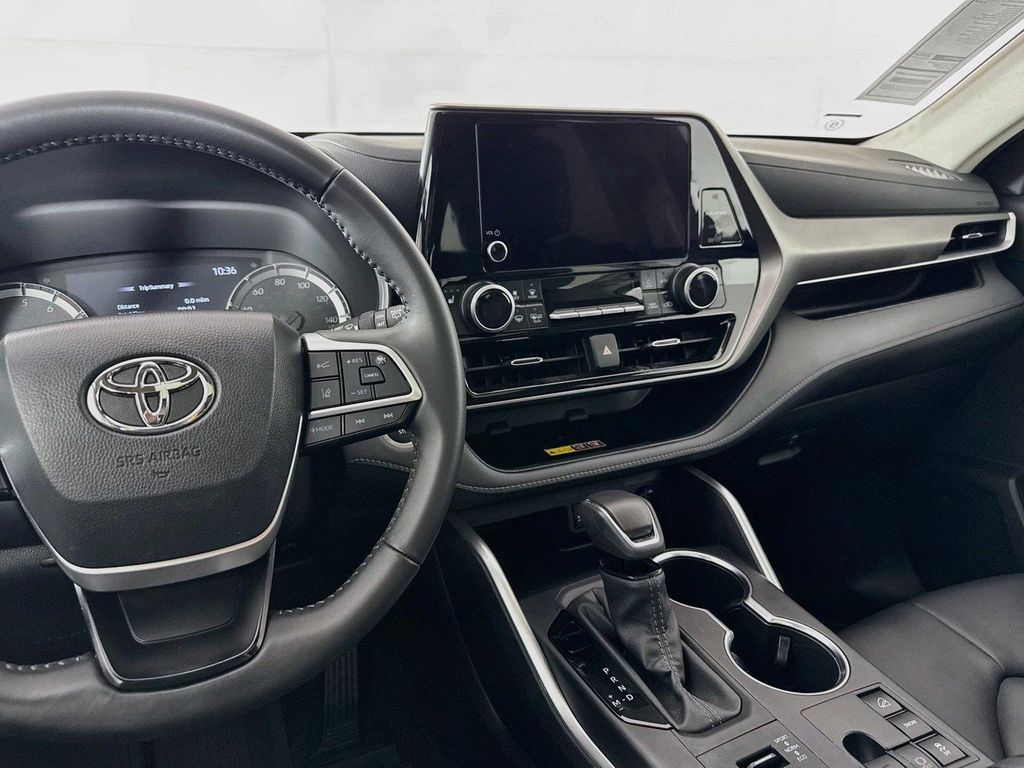 2026 Toyota HIGHLANDER XLE — миниатюра 33