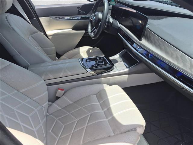 صورة مصغرة 19 لـ 2023 BMW 740 I