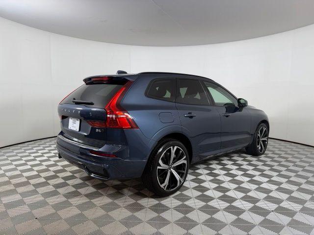 2023 Volvo XC60 B6 ULTIMATE DARK THEME — фото 7