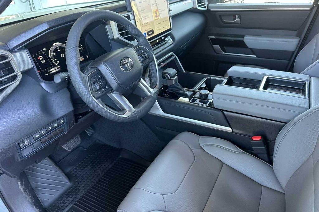 TOYOTA TUNDRA - 2