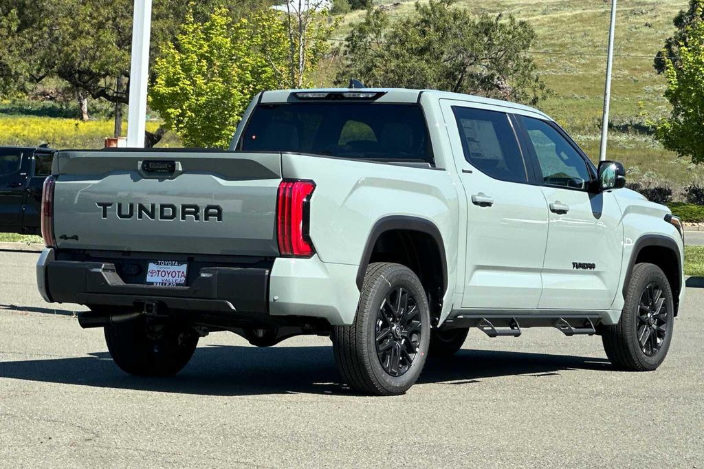 TOYOTA TUNDRA - 6