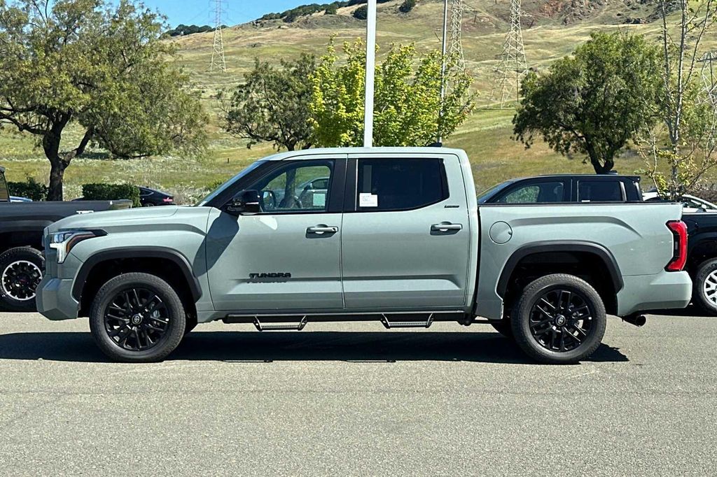 TOYOTA TUNDRA - 9