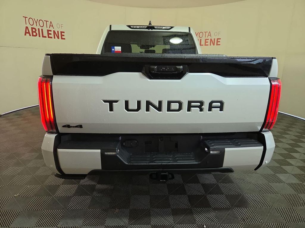 TOYOTA TUNDRA - 4