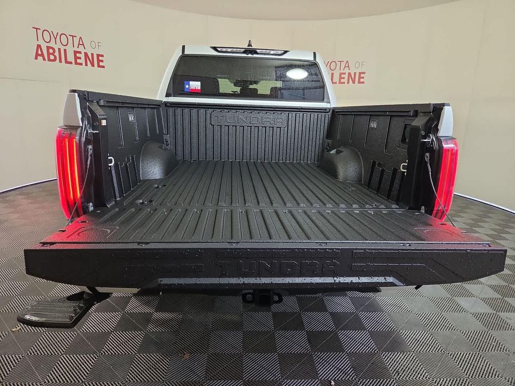 TOYOTA TUNDRA - 5