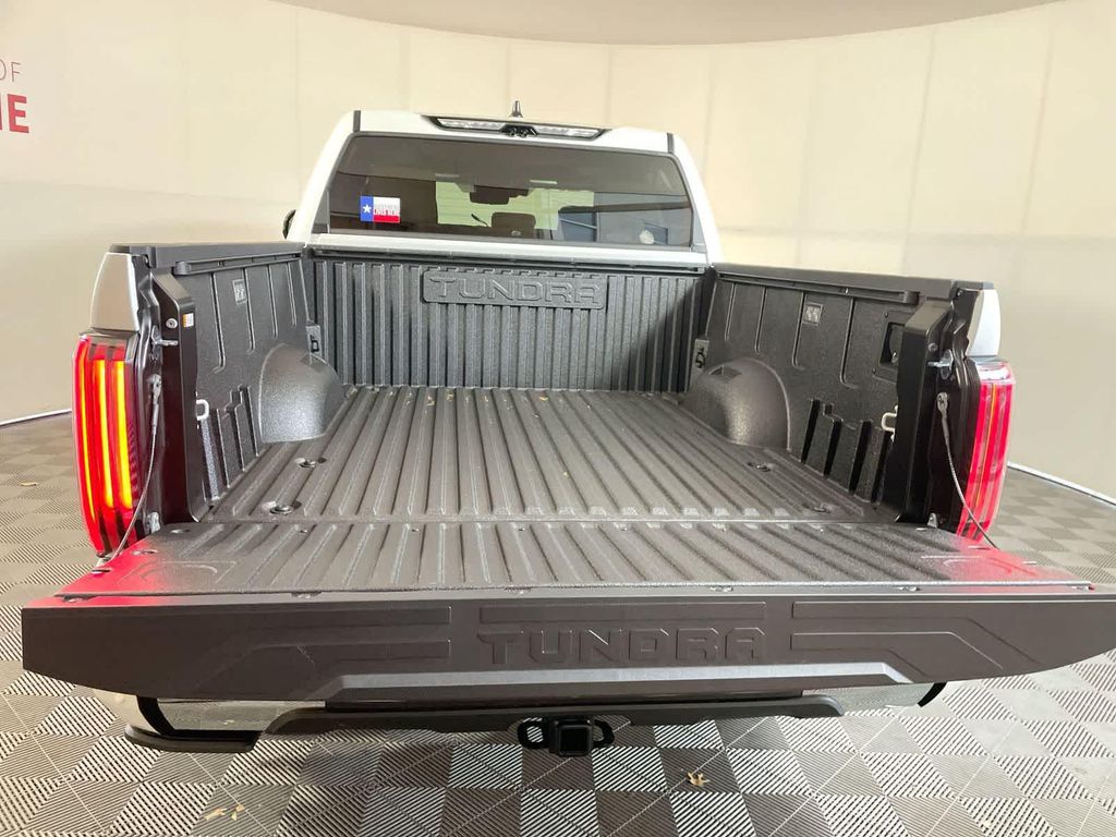 TOYOTA TUNDRA - 5