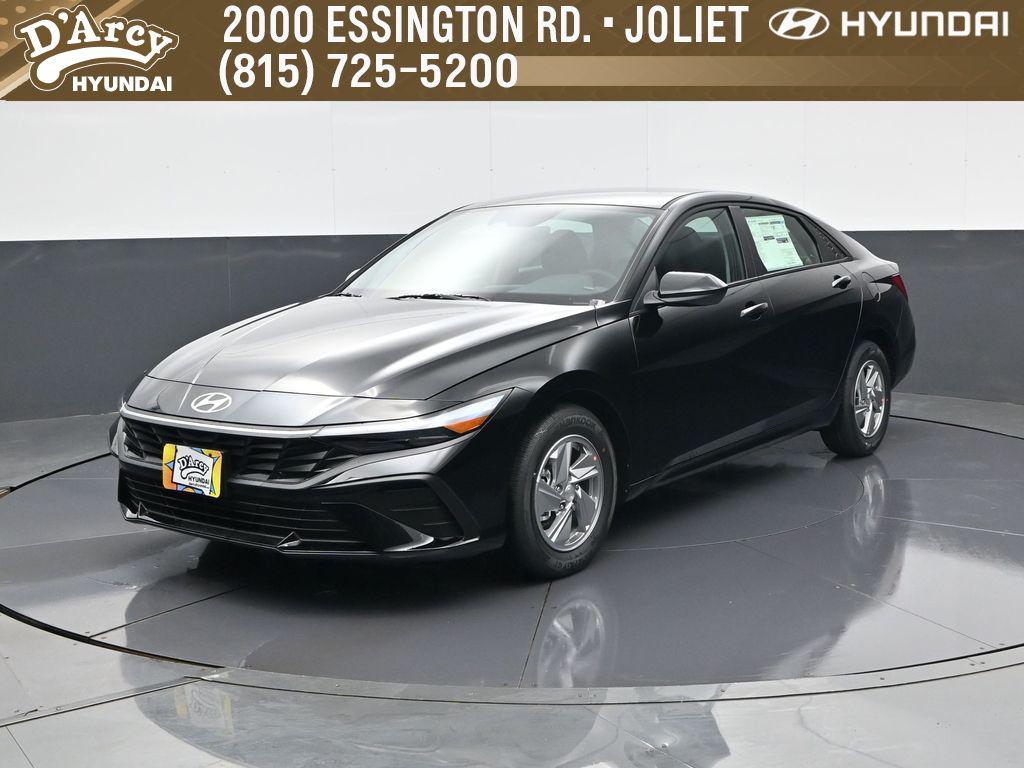 New 2026 Hyundai ELANTRA SE