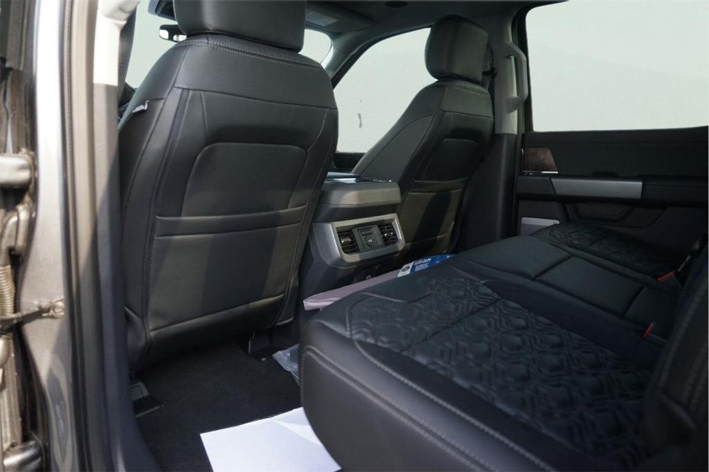 صورة مصغرة 11 لـ 2026 FORD F-250 LARIAT