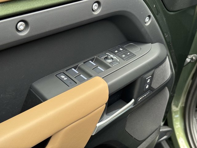 2026 LAND Rover DEFENDER S — миниатюра 20