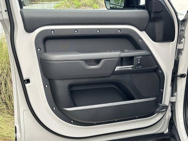 2026 LAND Rover DEFENDER S thumbnail 18