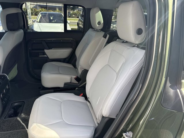 صورة مصغرة 13 لـ 2026 LAND Rover DEFENDER S