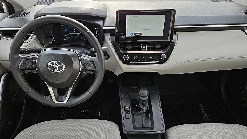 2026 Toyota COROLLA CROSS LE thumbnail 11