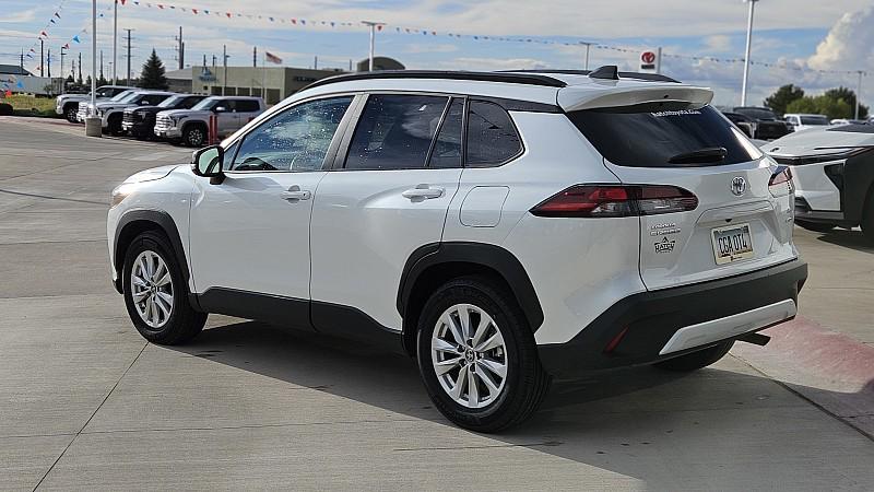 2026 Toyota COROLLA CROSS LE thumbnail 22