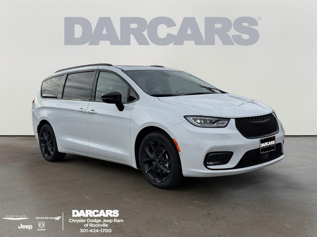 New 2026 Chrysler Pacifica Limited