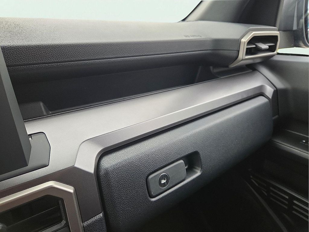 2025 Toyota 4RUNNER SR5 — миниатюра 21