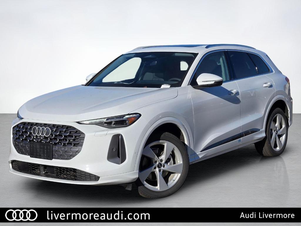 New 2025 Audi Q5 2.0T quattro Premium