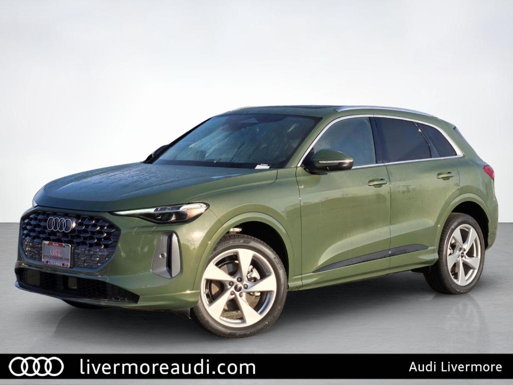 New 2025 Audi Q5 2.0T quattro Premium