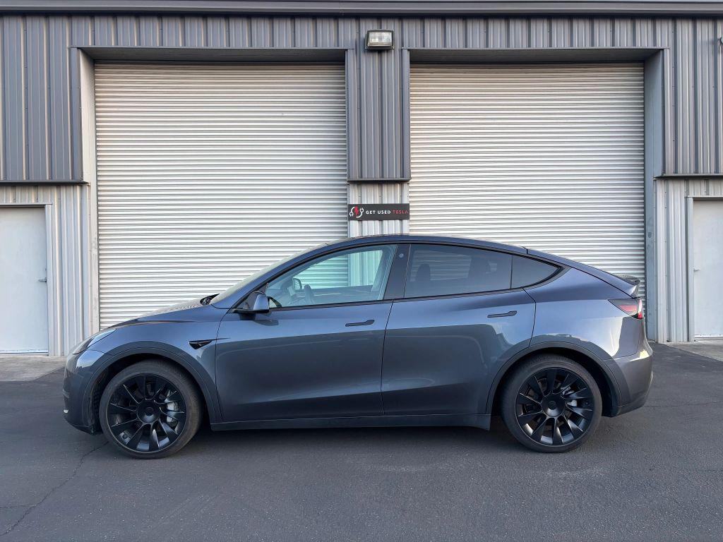 TESLA MODEL Y LONG RANGE DUAL MOTOR ALL-WHEEL DRIVE - 3