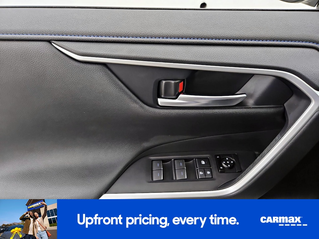 صورة مصغرة 15 لـ 2025 Toyota RAV4 HYBRID XSE