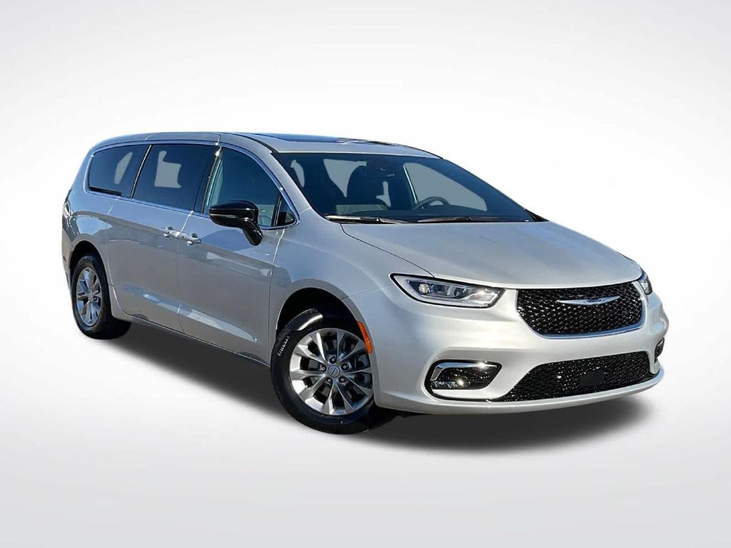 New 2026 Chrysler Pacifica Select