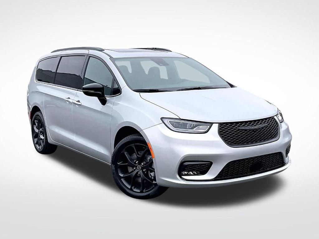 New 2026 Chrysler Pacifica Limited