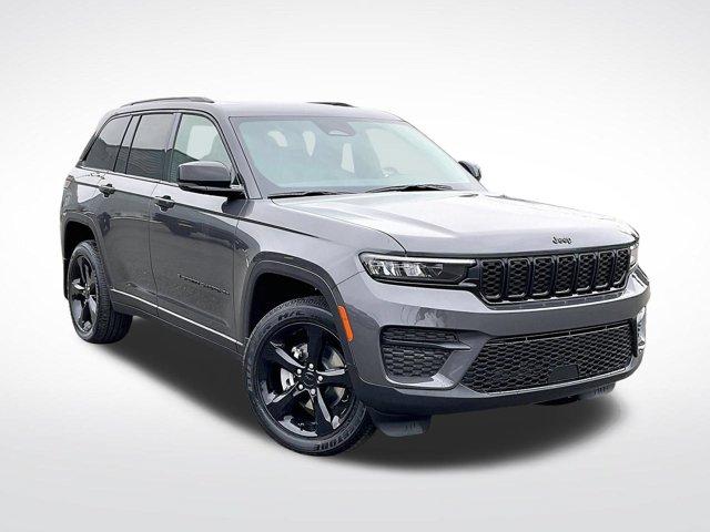 New 2025 Jeep Grand Cherokee Laredo