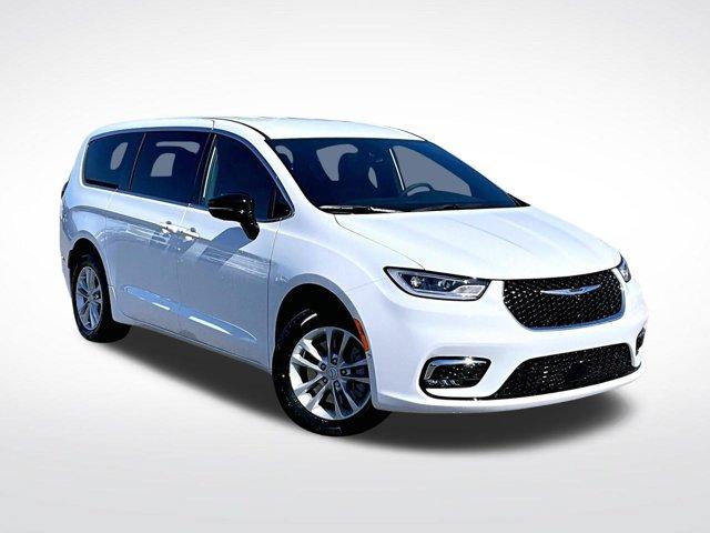 New 2026 Chrysler Pacifica Select