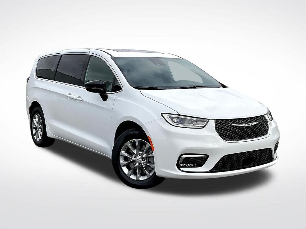 New 2026 Chrysler Pacifica Select