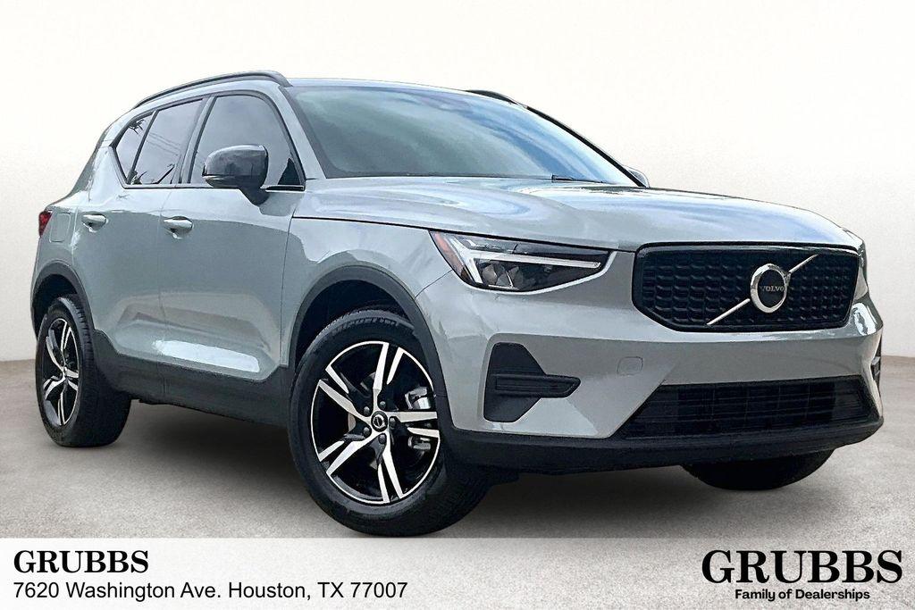 New 2026 Volvo XC40 B5 Core