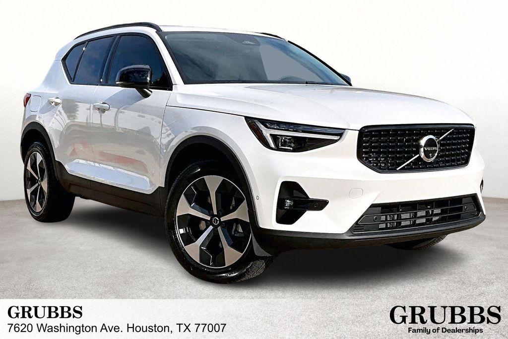 New 2026 Volvo XC40 B5 Plus