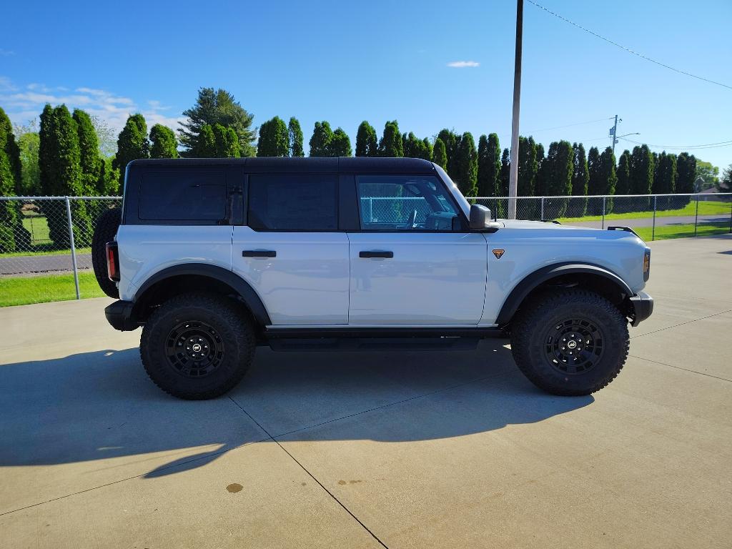 FORD BRONCO - 4