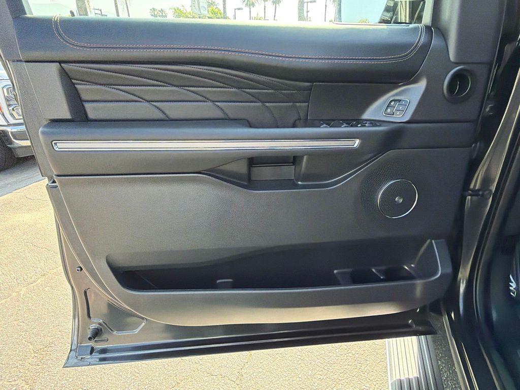 صورة مصغرة 23 لـ 2024 FORD EXPEDITION MAX PLATINUM