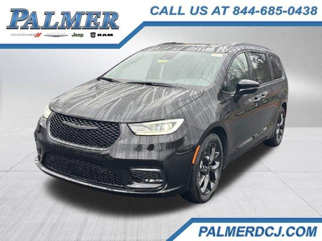 New 2026 Chrysler Pacifica Limited