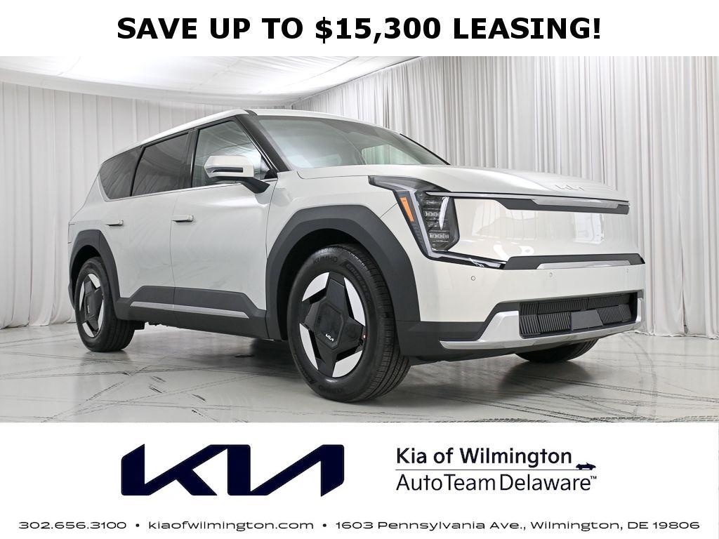 New 2026 Kia EV9 Light Long Range