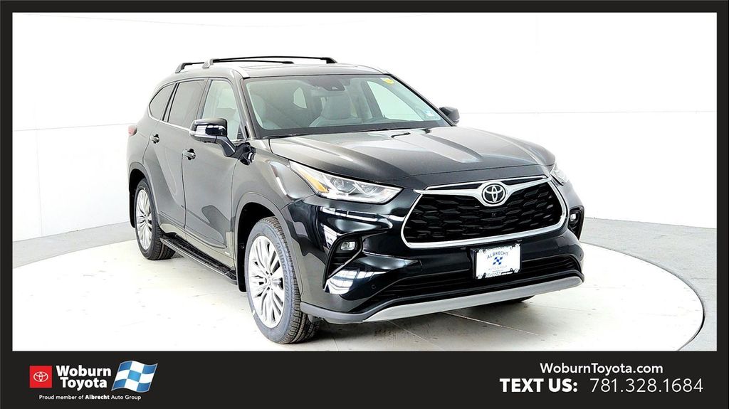 New 2026 Toyota Highlander Hybrid Platinum