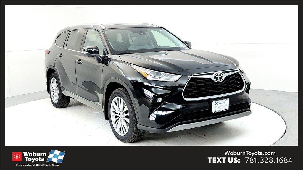 New 2026 Toyota Highlander Hybrid Platinum