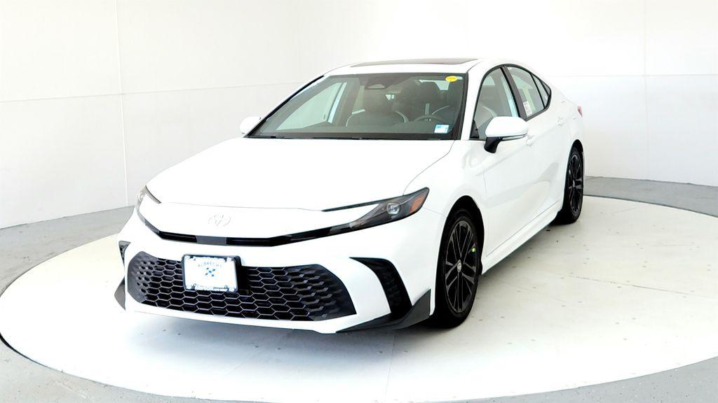 2026 Toyota CAMRY SE — фото 2