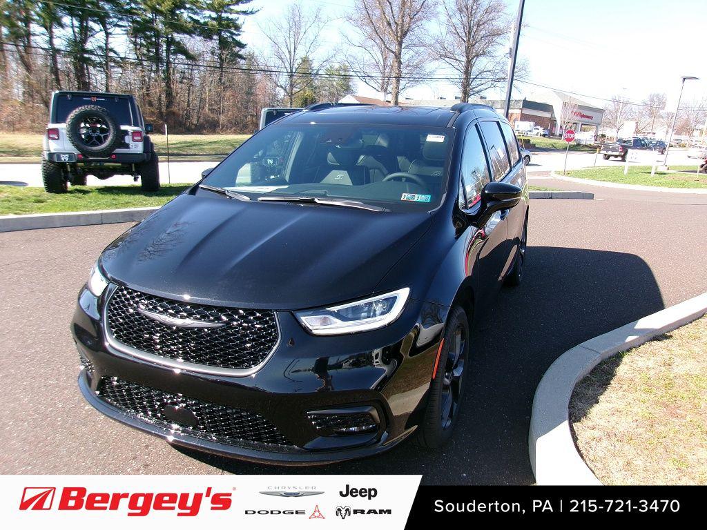 New 2026 Chrysler Pacifica Limited