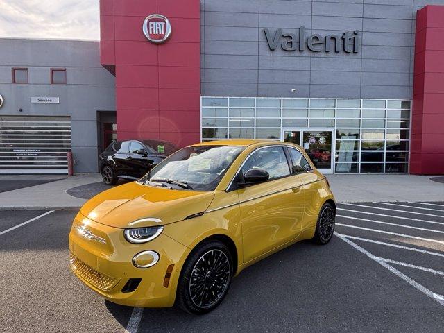 New 2026 FIAT 500e Base