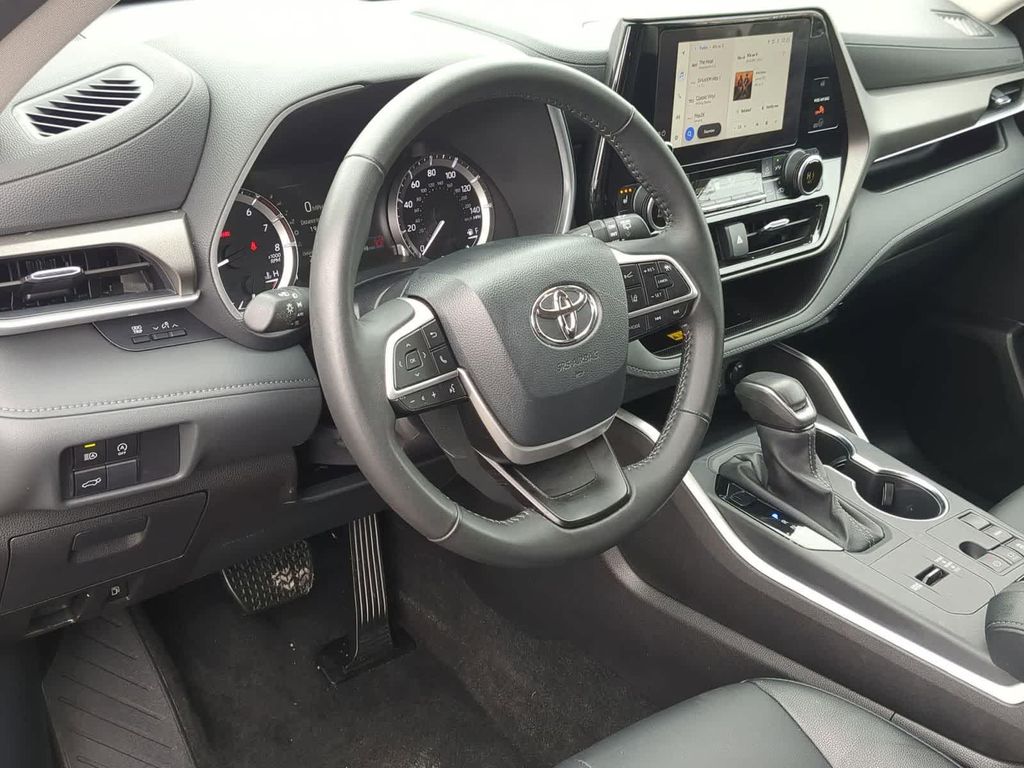 TOYOTA HIGHLANDER - 10