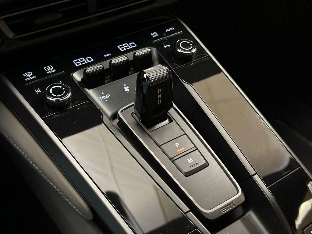 صورة مصغرة 22 لـ 2024 Porsche 911 CARRERA