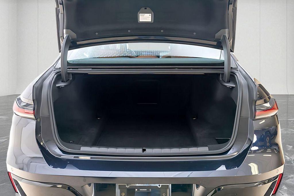 2025 BMW 760 XDRIVE — миниатюра 30