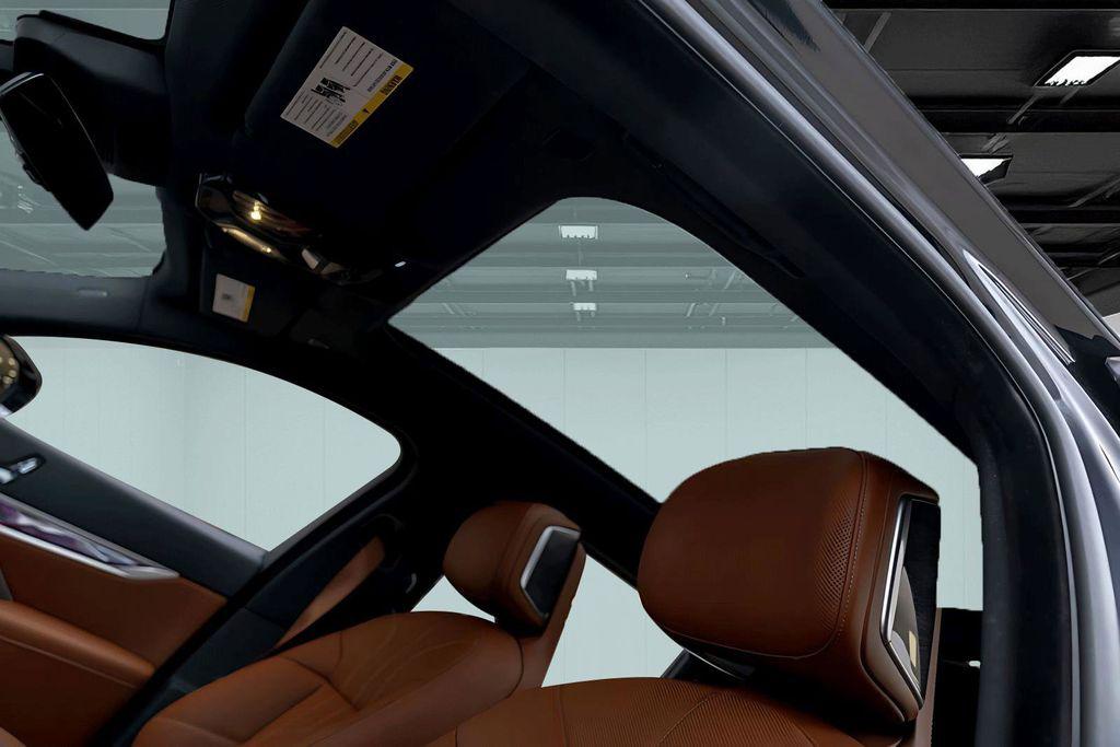 2025 BMW 760 XDRIVE — миниатюра 16