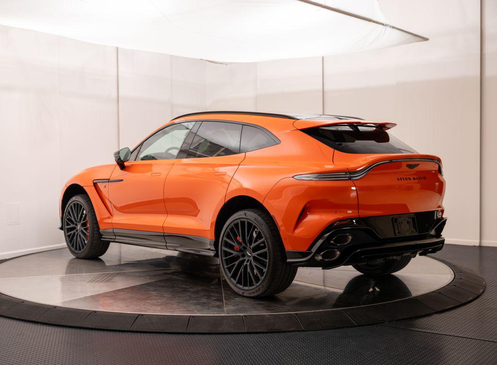 2026 Aston Martin DBX S — фото 3