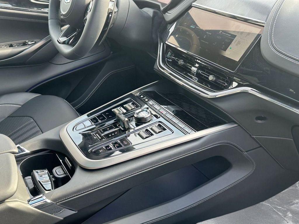 2026 Aston Martin DBX 707 — миниатюра 16