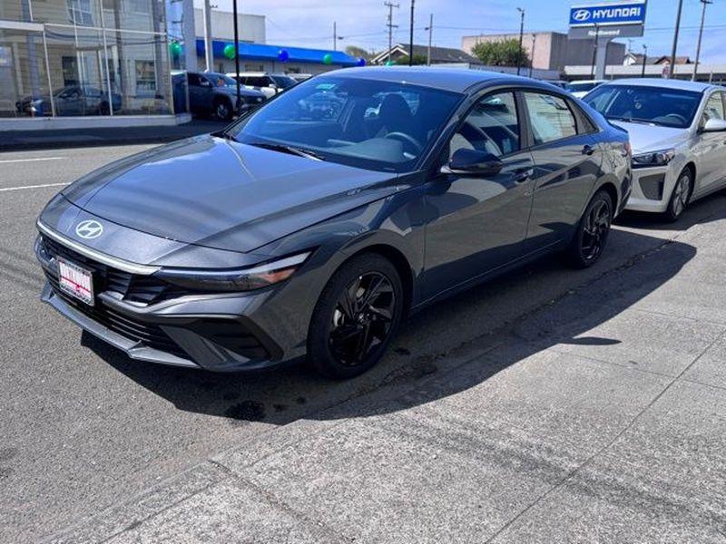New 2026 Hyundai ELANTRA SEL Sport